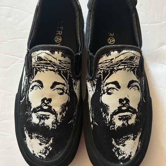 Straye shoes - Picture 1 of 6